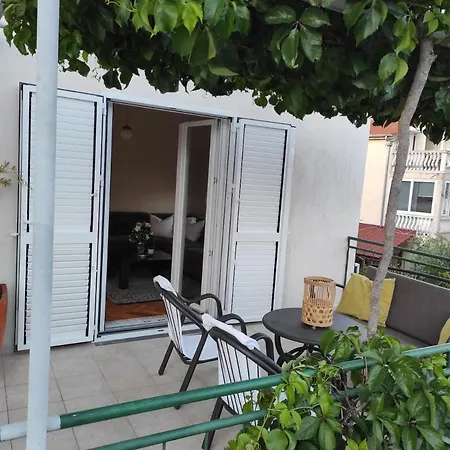 Lägenhet Apartman Maja