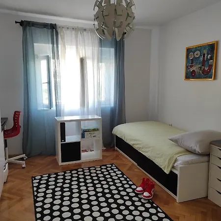 Apartman Maja *