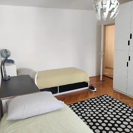 Apartment Apartman Maja