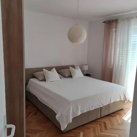 Apartman Maja Apartment *