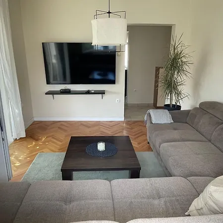 Apartman Maja Apartment *